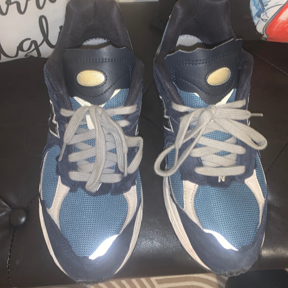 Pre-Owned New Balance Men Sneakers
